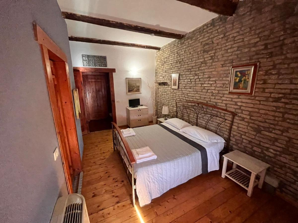 La Locanda Degli Artisti Medelana Eksteriør billede